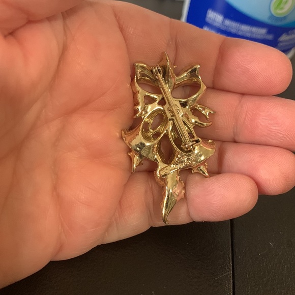 Bell, Christmas , berry,gerry - Picture 2 of 3